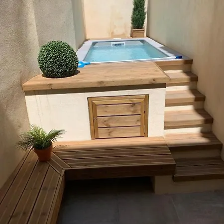 Au Pied De La Cite Medievale, Piscine, Vue Extraordinaire, La Trivala A