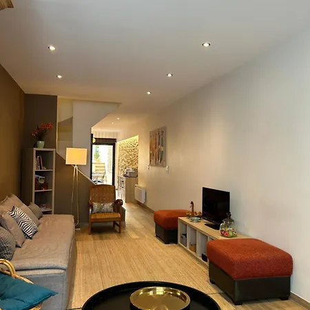 Au Pied De La Cite Medievale, Piscine, Vue Extraordinaire, La Trivala A *