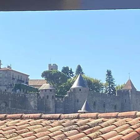 Дом отдыха Au Pied De La Cite Medievale, Piscine, Vue Extraordinaire, La Trivala A