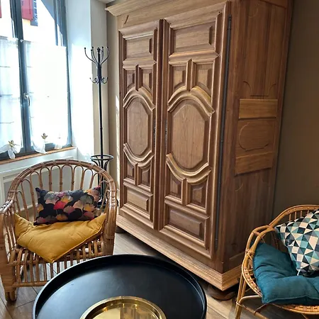 Дом отдыха Au Pied De La Cite Medievale, Piscine, Vue Extraordinaire, La Trivala A *