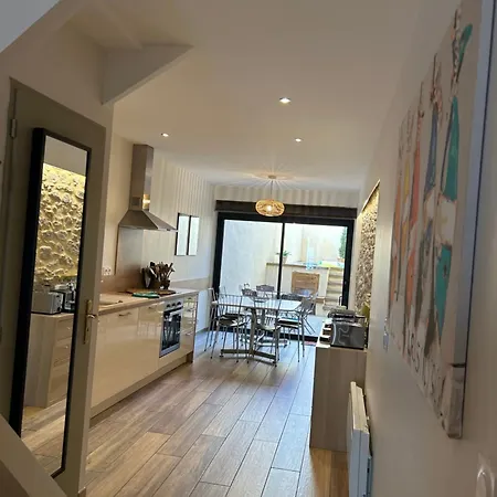 Au Pied De La Cite Medievale, Piscine, Vue Extraordinaire, La Trivala A