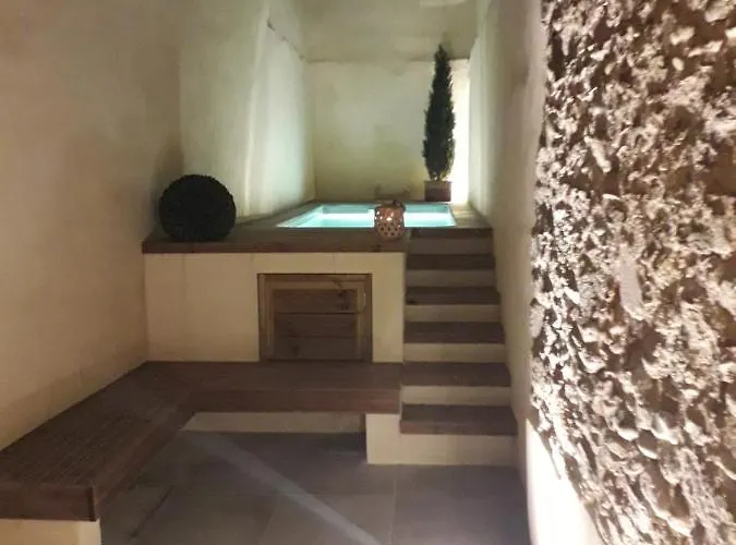 Au Pied De La Cite Medievale, Piscine, Vue Extraordinaire, La Trivala A Feriehus