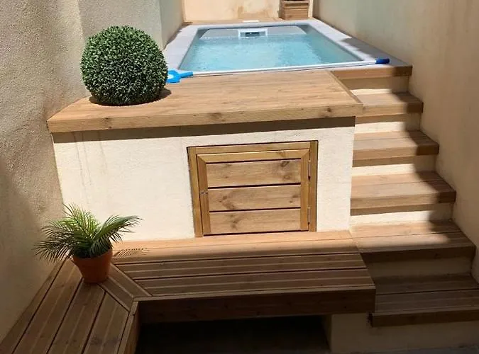 Au Pied De La Cite Medievale, Piscine, Vue Extraordinaire, La Trivala A