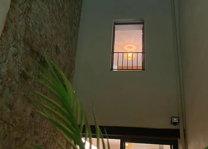 Au Pied De La Cite Medievale, Piscine, Vue Extraordinaire, La Trivala A Feriehus