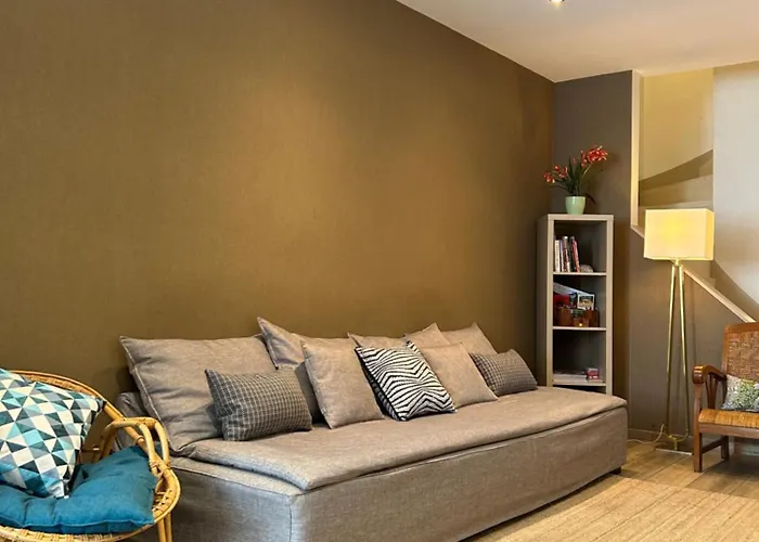 Feriehus Au Pied De La Cite Medievale, Piscine, Vue Extraordinaire, La Trivala A *